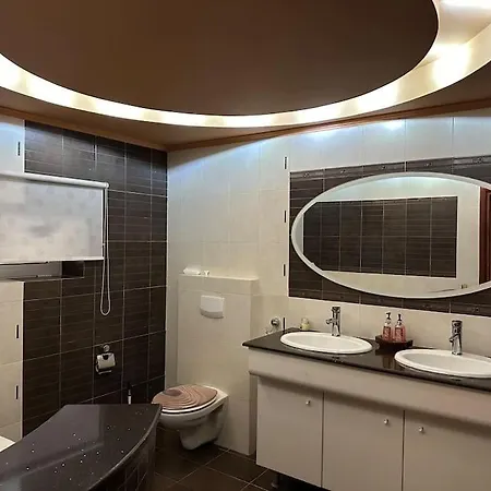 Lux House With Garden *