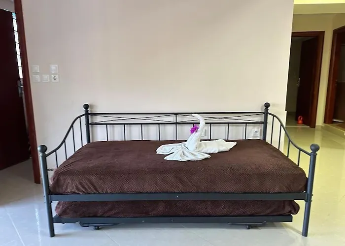 Villa Lux House With Garden Kámpos