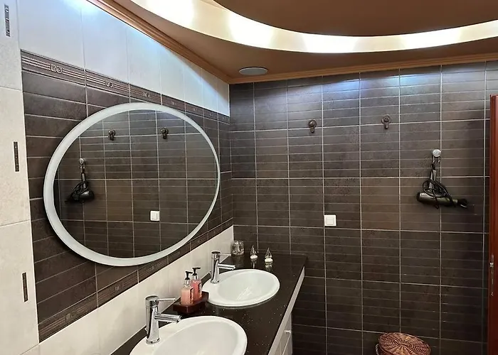 Lux House With Garden Villa *