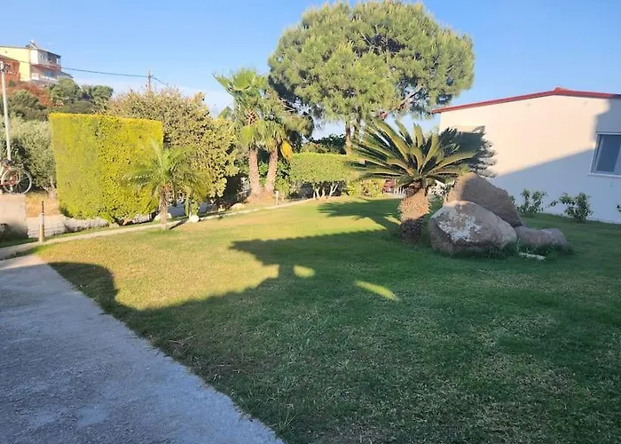 Lux House With Garden * Kámpos